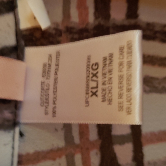 Cute top - Picture 3 of 4